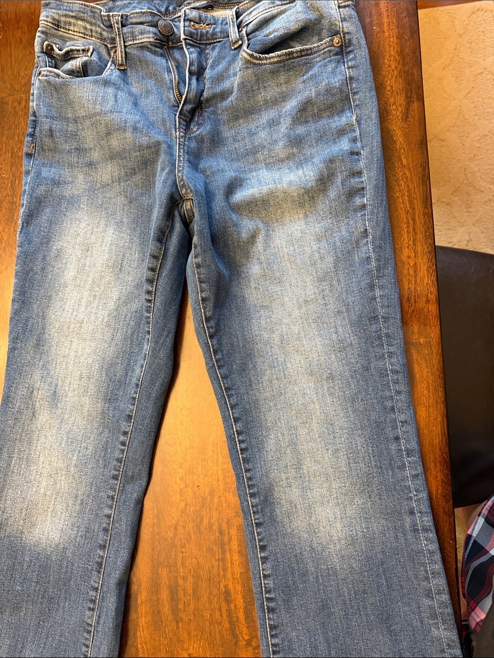Aeropostale Women's Light Blue Straight Leg Jeans